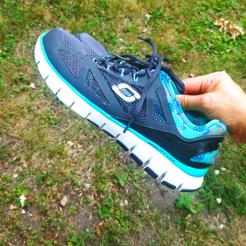 Skechers Relaxed Fit Memory Foam